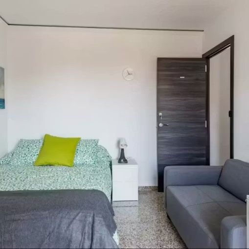 Avinguda del General Avilés, Valencia, Valencian Community 46015 - Photo 1