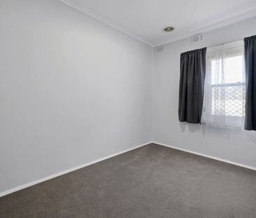 Comfortable & Convenient Family Living - Photo 4