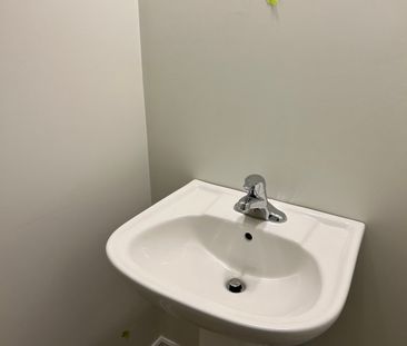 For Lease - 430 Okanagan Path, Oshawa, Ontario - Photo 2