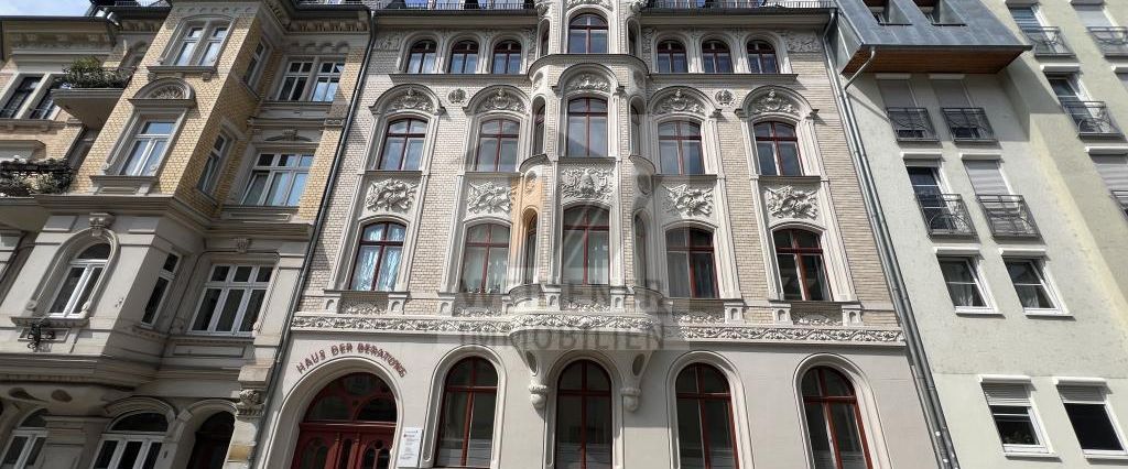 Was für ein Ausblick! 4 Raum Dachgeschoss-Wohnung mit Terrasse! - Photo 1