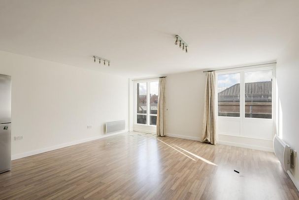 2 bedroom penthouse to rent - Photo 1
