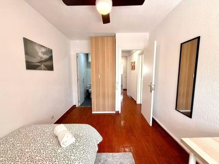 Calle Cristo de la Victoria, Madrid, Community of Madrid 28026 - Photo 3