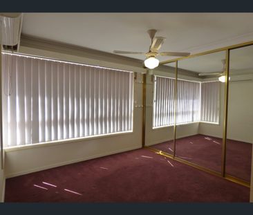 23 Brooks St, Macquarie Fields, NSW 2564 - Photo 3