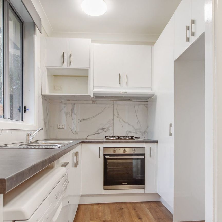 Renovated House Close to University - Photo 1