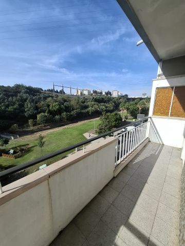 Apartamento T2 para Arrendamento em Sacavém - Photo 2