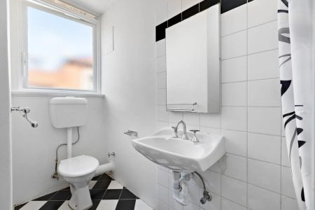 Smart One-Bedroom Living in the Heart of South Yarra - Photo 4