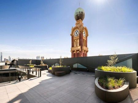 DESIGNER APARTMENT IN ICONIC DIMMEY'S BUILDING - Photo 4