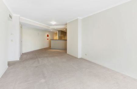 Regency Resort Style Living - Photo 3