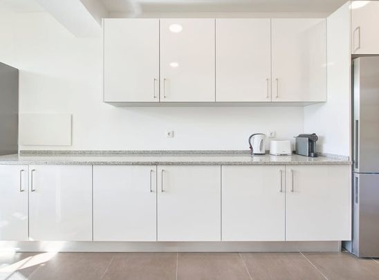 Rua Fialho de Almeida, Lisbon, Lisbon 1070 - Photo 1