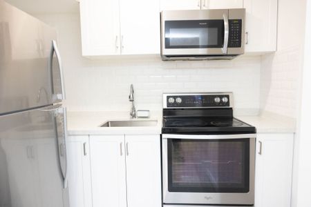 For Lease - 481 Bessborough Drive, Milton, Ontario - Photo 3