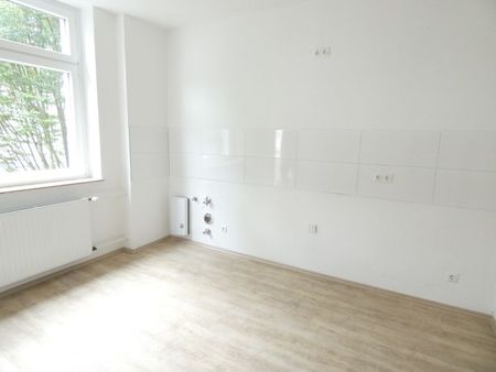 ** Modernisierte 2-Zi-Wohnung mit Balkon in Essen-Holsterhausen sucht neuen Mieter ** - Photo 2