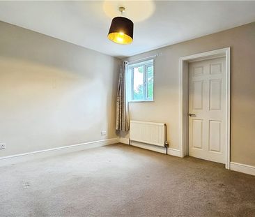 Claremont Road, Staines-upon-Thames, Surrey, TW18 3AS - Photo 2