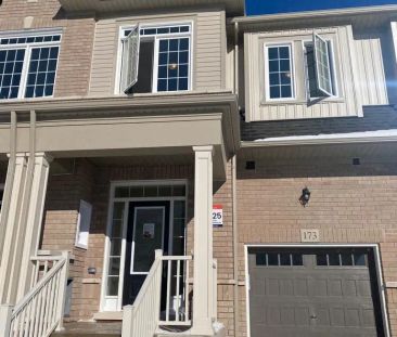 Condo Townhouse For Lease | S9044256 - Photo 1