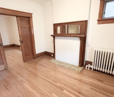 For Lease - 2469 Queen Street Unit# 1, Toronto, Ontario - Photo 4