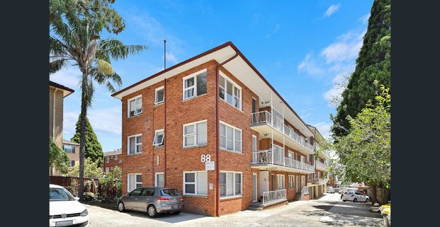 Low-Maintenance Living in the Heart of Ashfield - Photo 1