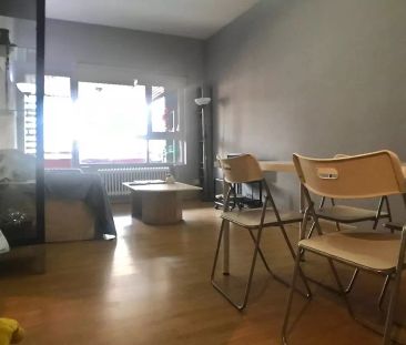 Single Bed in Rooms ideal for female students in 3-bedroom apartmen... - Photo 1