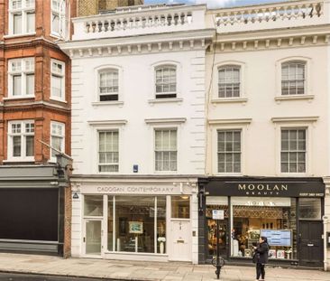 This studio flat benefits from a charming kitchenette area and is s... - Photo 5