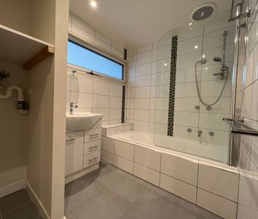 3 bedroom family home - Photo 4