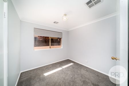 27 Maple Road, Lake Albert NSW 2650 - Photo 5
