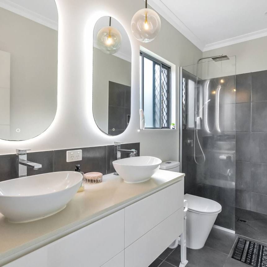 Executive Family Home - Fully Furnished - Photo 1