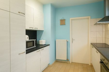 Gelijkvloers appartement met garage te huur. - Photo 3