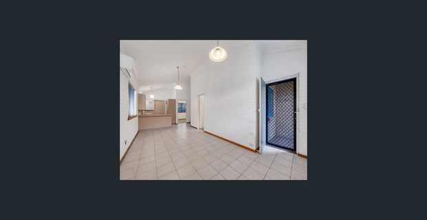 NATURAL LIGHT - Photo 1