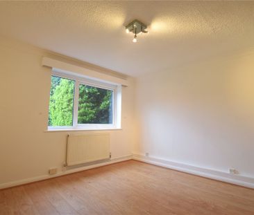 2 bedroom Maisonette in Lima Court, Reading - Photo 4