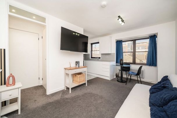 Mayfield Road, W12 9LT, London - Photo 1