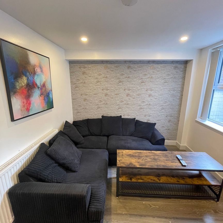 St. Margaret Road Room 5 - Photo 1