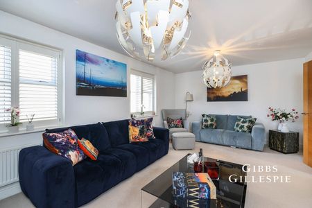 5 Bedroom Townhouse to rent - Photo 2