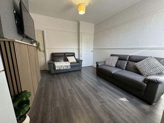 4 bedroom terraced house to rent - Photo 1