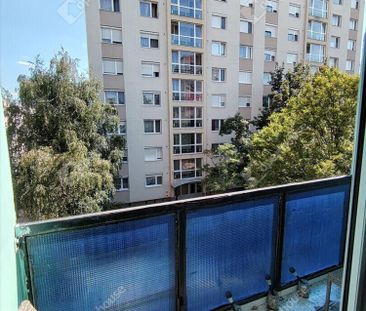 Kiadó átlagos állapotú panel lakás - Győr - Fotó 5