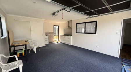 3 Bedroom Family Friendly Home for Rent in the Heart of Otahuhu - Photo 2