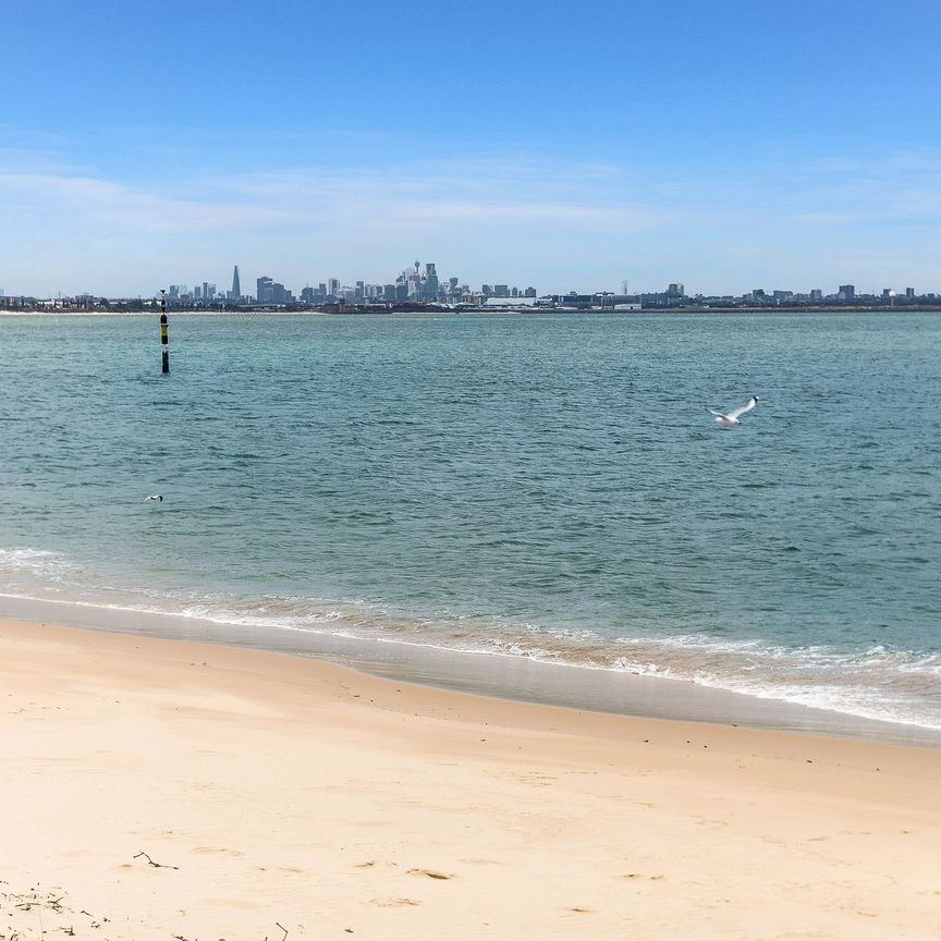 Renovated 2-Bedroom Villa in Boutique Complex - Photo 1