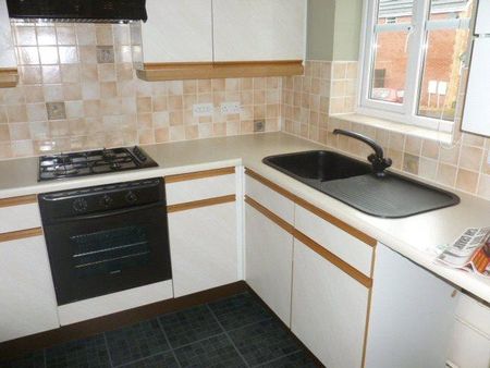 2 bedroom terraced house to rent - Photo 3