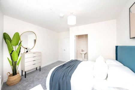 Elmsleigh Road, Staines-upon-Thames, Surrey, TW18 4AZ - Photo 2