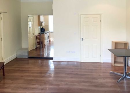 Price £1,200 pcm - Available 03/07/2025 - Furnished - Photo 2
