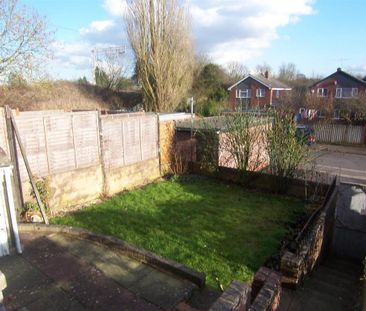 3 bedroom terraced house to rent - Photo 3