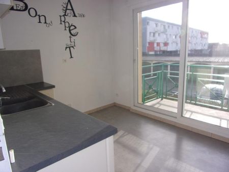 Location Appartement 3 pièces 64m² ST MARCEL 27950 - Photo 2