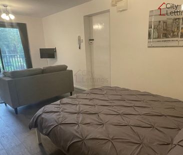 1 Bedroom Apartment - Photo 2