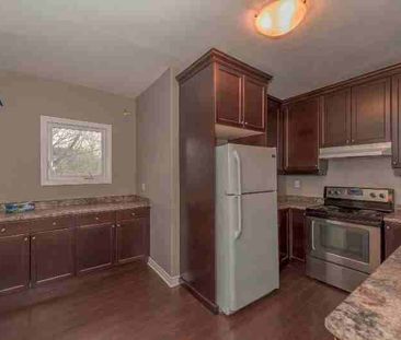 847 Hellmuth Avenue town house — London, ON (5-Bedroom) - 5 Bedroom - Photo 3