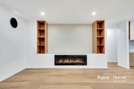 Spacious & Modern Family Home in the Heart of Kilmore! - Photo 2