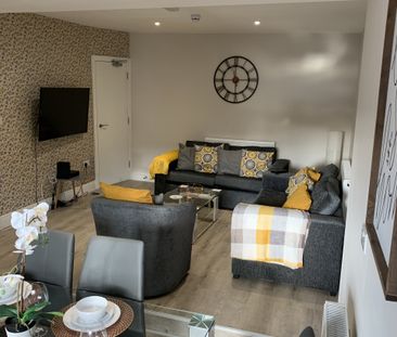 BEDROOM 4 – LARGE DOUBLE ENSUITE - Photo 4