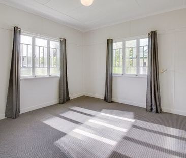 Neat and Tidy Home in Booval! - Photo 3