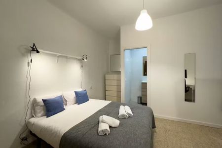 Carrer de Vilamarí, Barcelona, Catalonia 08015 - Photo 3