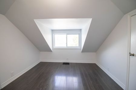 Newly Renovated 2-Bedroom Upper Unit for Rent! - Photo 2