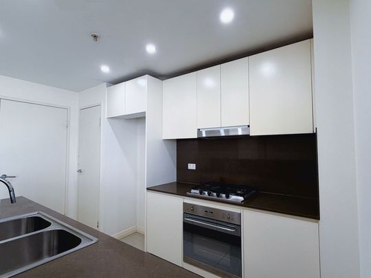 Modern Apartment Living in the Heart of Parramatta - Photo 1