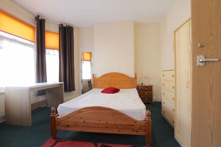 5 bedroom terraced house to rent - Photo 5