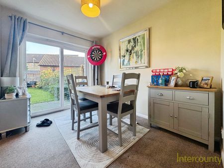 The Thatchers, CM23, Bishops Stortford - Photo 2