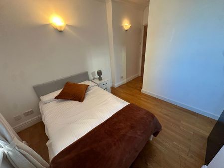 4 bedroom flat share to rent - Photo 4